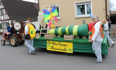 CDU Wagen:
 die kleine Raupe Nimmersatt
Foto: Franz Gabbath